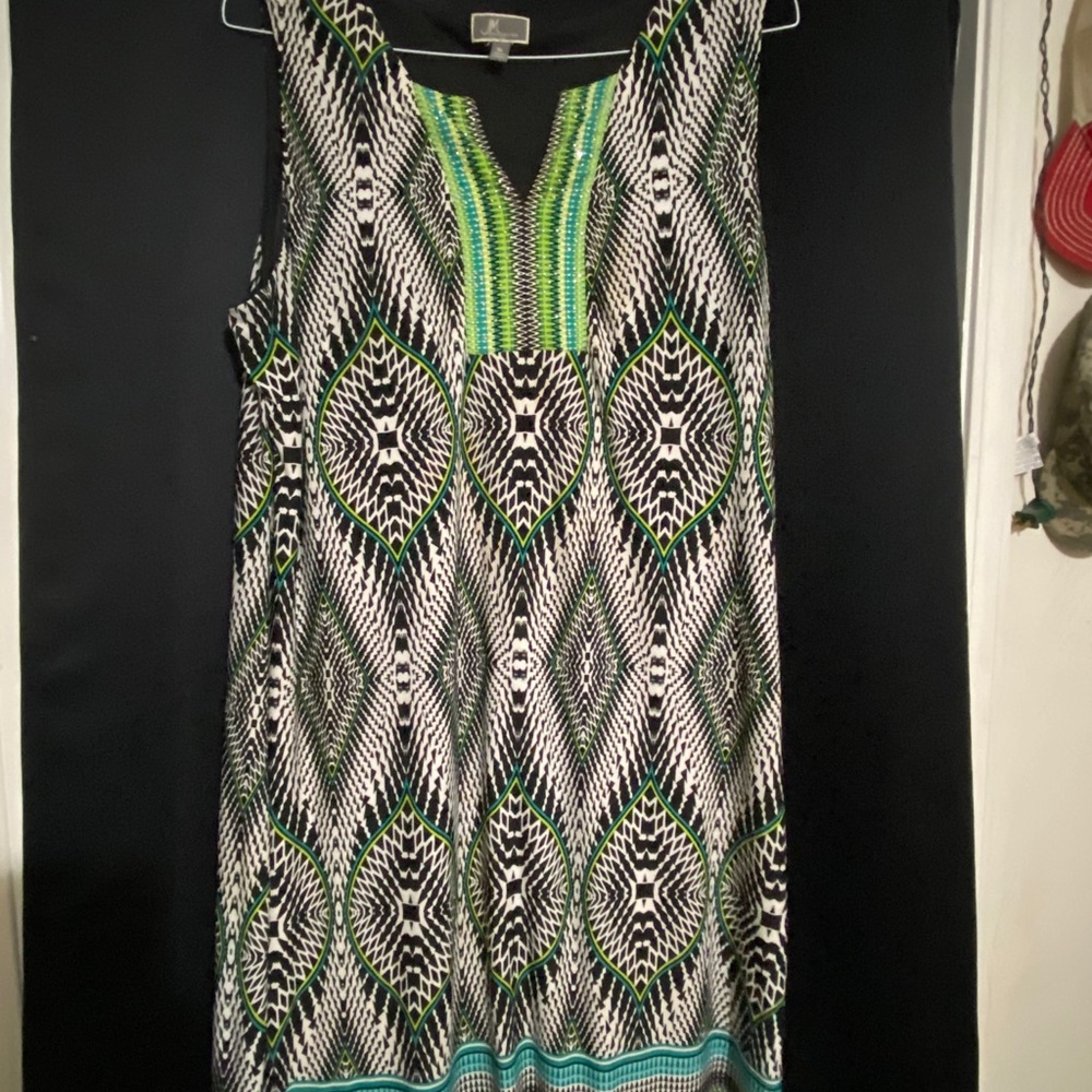Awesome easy care dress! Beautiful for spring and summer and dresses up or down!